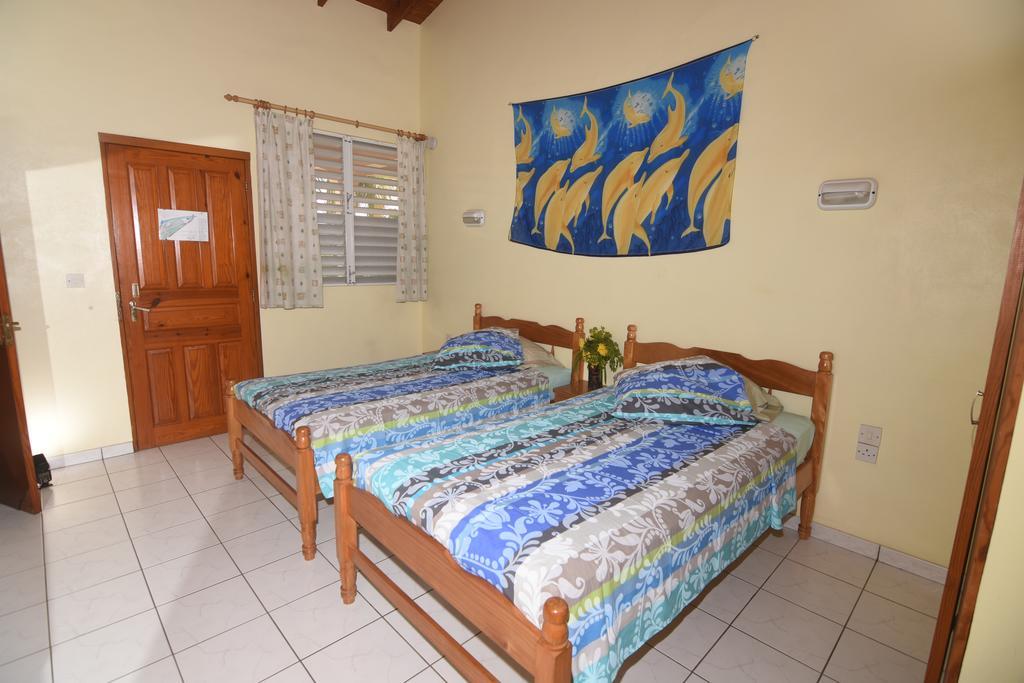 Sunset Bay Club & Seaside Dive Resort Salisbury Esterno foto